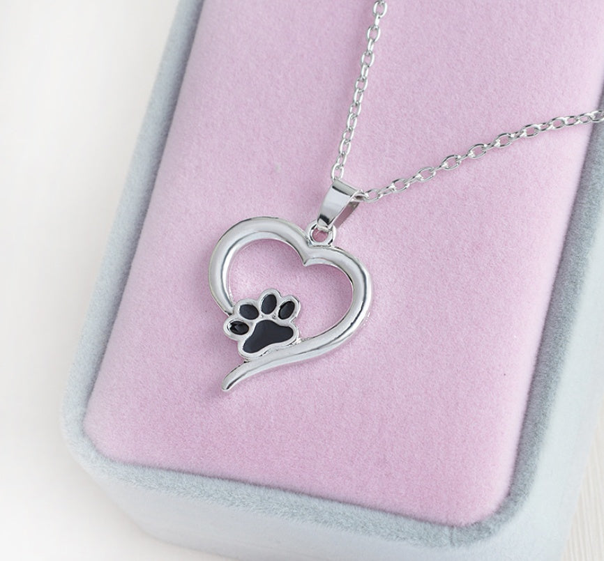 WISH Explosion Fashion Creative Love Dog Claw Pendant Necklace Foreign Trade New Metal Jewelry Wholesale