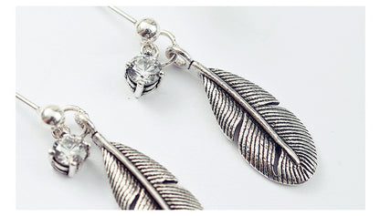 All-match feather stud earrings