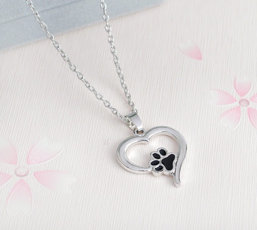 WISH Explosion Fashion Creative Love Dog Claw Pendant Necklace Foreign Trade New Metal Jewelry Wholesale